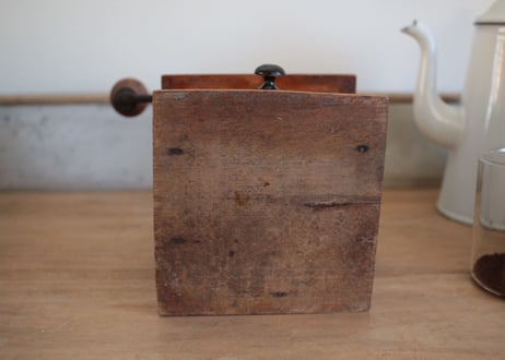 Coffee Mill 木製のコーヒーミル