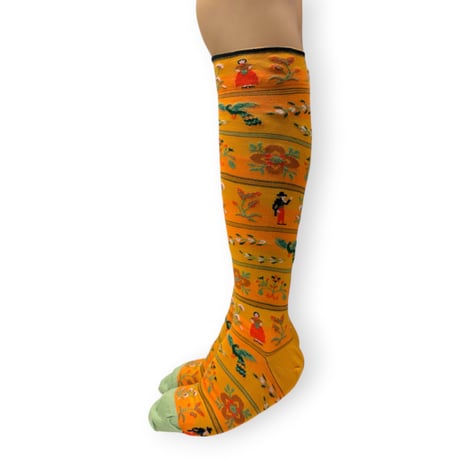 Amber Characters Knee-Highs /Bonne Maison