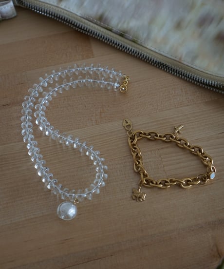 clear glas necklace