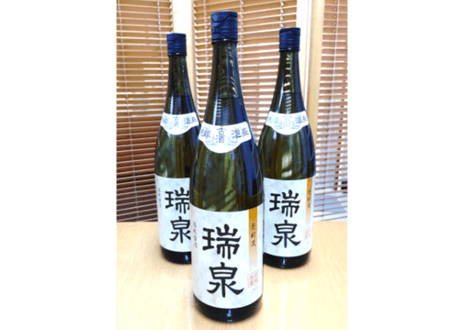 漏れなし塾生用（止水テスト済み）≪蓋つき、付属品なし≫龍盛壺3升甕カメ（縄なし）！縁起が良い龍盛。沖縄の土で作る本場泡盛古酒（ウィスキー、焼酎などの蒸留酒を熟成）