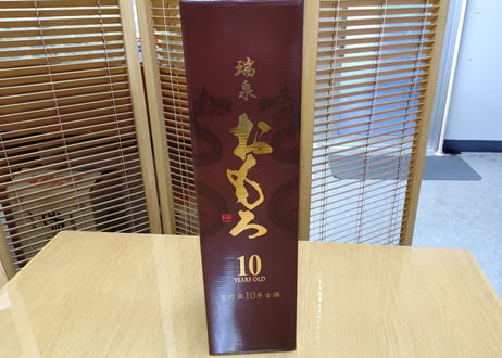 1升＿おもろ10年1,800ml (43度/十年古酒/1,800ml)瑞泉が誇る「おもろ」シリーズの10年古酒