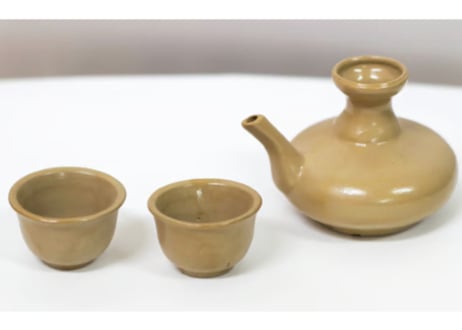 超特価セール品＜セット品アウトレット＞陶器徳利カラカラ（茶クリーム）1個、おちょこ（緑ブルー）2個のセット