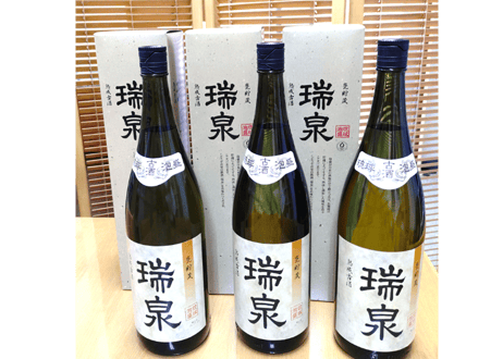（漏れなし塾生用）名品黒壺3升耳付甕カメ≪レーザー加工付、付属品セット≫（縄なし）黒光りした甕かめが堂々とした存在感！沖縄の土で作る本場泡盛古酒＿ウィスキー、焼酎などの蒸留酒を熟成