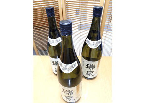 （漏れなし塾生用）名品黒壺3升耳付甕カメ≪レーザー加工付、付属品セット≫（縄なし）黒光りした甕かめが堂々とした存在感！沖縄の土で作る本場泡盛古酒＿ウィスキー、焼酎などの蒸留酒を熟成