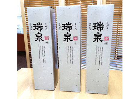 漏れなし塾生用（止水テスト済み）名品黒壺3升耳付甕カメ≪付属品セット≫（縄なし）黒光りした甕かめの存在感！沖縄の土で作る本場泡盛古酒（ウィスキー、焼酎などの蒸留酒を熟成）