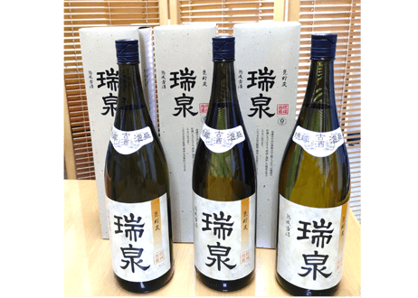 漏れなし塾生用（止水テスト済み）名品黒壺3升耳付甕カメ≪付属品セット≫（縄なし）黒光りした甕かめの存在感！沖縄の土で作る本場泡盛古酒（ウィスキー、焼酎などの蒸留酒を熟成）
