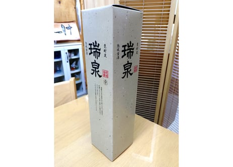 1升＿瑞泉甕貯蔵古酒1,800ml (43度/3年古酒/1,800ml)　瑞泉が誇る本格カメ貯蔵による熟成古酒