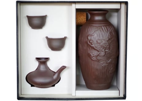 超特価セール品＜箱付きセット品（ゴムキャップ付き）＞ 5合陶器瓶、陶器徳利カラカラ1個、おちょこ2個セット