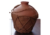 かわいい繩巻1升甕壺！沖縄の土で作る本場泡盛古酒（ウィスキー、焼酎などの蒸留酒を熟成）が出来る
