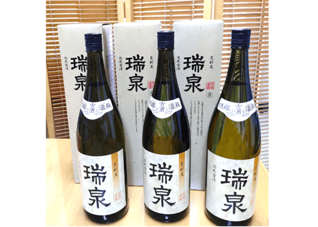 漏れなし塾生用（止水テスト済み）≪蓋つき、付属品なし≫繩巻龍盛壺3升甕カメ！縁起が良い龍盛。沖縄の土で作る本場泡盛古酒（ウィスキー、焼酎などの蒸留酒を熟成）