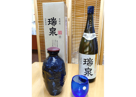 1升＿瑞泉甕貯蔵古酒1,800ml (43度/3年古酒/1,800ml)　瑞泉が誇る本格カメ貯蔵による熟成古酒