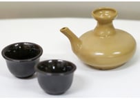 超特価セール品＜セット品アウトレット＞陶器徳利カラカラ（茶クリーム）1個、おちょこ（緑ブルー）2個のセット