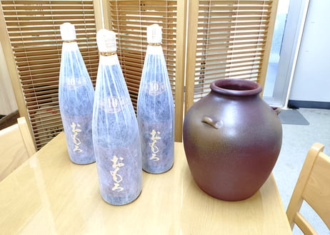 3升＿おもろ10年1,800ml ×3本(43度/十年古酒/1,800ml×3本)瑞泉が誇る「おもろ」シリーズの10年古酒