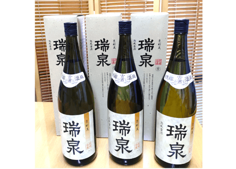 漏れなし塾生用（止水テスト済み）≪蓋つき、付属品なし≫龍盛壺3升甕カメ（縄なし）！縁起が良い龍盛。沖縄の土で作る本場泡盛古酒（ウィスキー、焼酎などの蒸留酒を熟成）