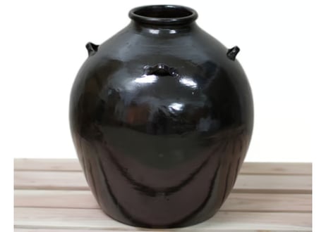 漏れなし塾生用（止水テスト済み）名品黒壺5升耳付甕カメ≪付属品セット≫（縄なし）黒光りした甕かめの存在感！沖縄の土で作る本場泡盛古酒（ウィスキー、焼酎などの蒸留酒を熟成）