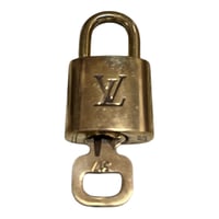LOUIS VUITTON カデナ (317)