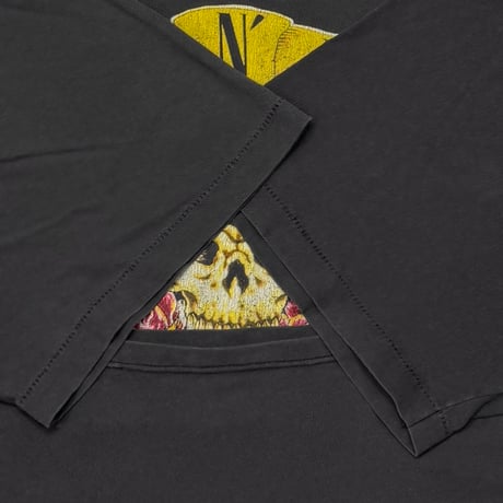 GUNS N' ROSES 1991 FRONT SKULL SWARD BACK RED TEXT BROCKUM XL 0764