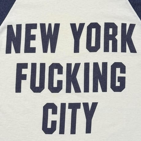 OLD&VINTAGE NEW YORK FUCKING CITY RAGLAN WHITE NAVY SOF TEE MEDIUM 0532