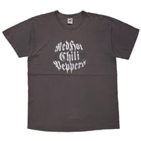 RED HOT CHILI PEPPERS	OLD ENGLISH LOGO CHACOAL FRUIT OF THE LOOM LARGE 7581