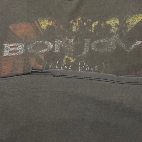 BON JOVI	 THESE DAYS MEMBER SLEEVELESS BROCKUM XL 4284