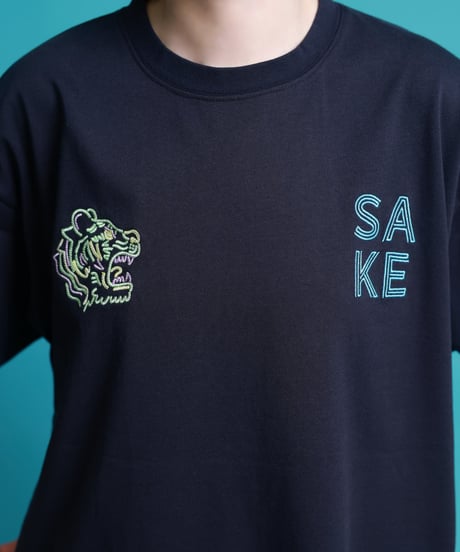 【YOIDORE】SAKEネオン TEE (826201)