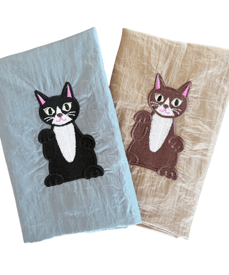 招き猫刺繍バッグ （ハチワレ)