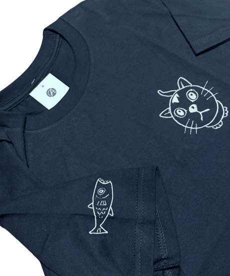 刺繍Tシャツ (お座り猫・ブラック）