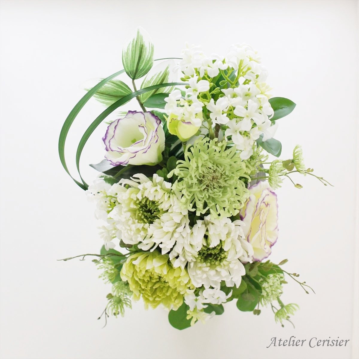 輪菊の仏花（エテルネル 白緑）Mサイズ プリザーブドフラワー