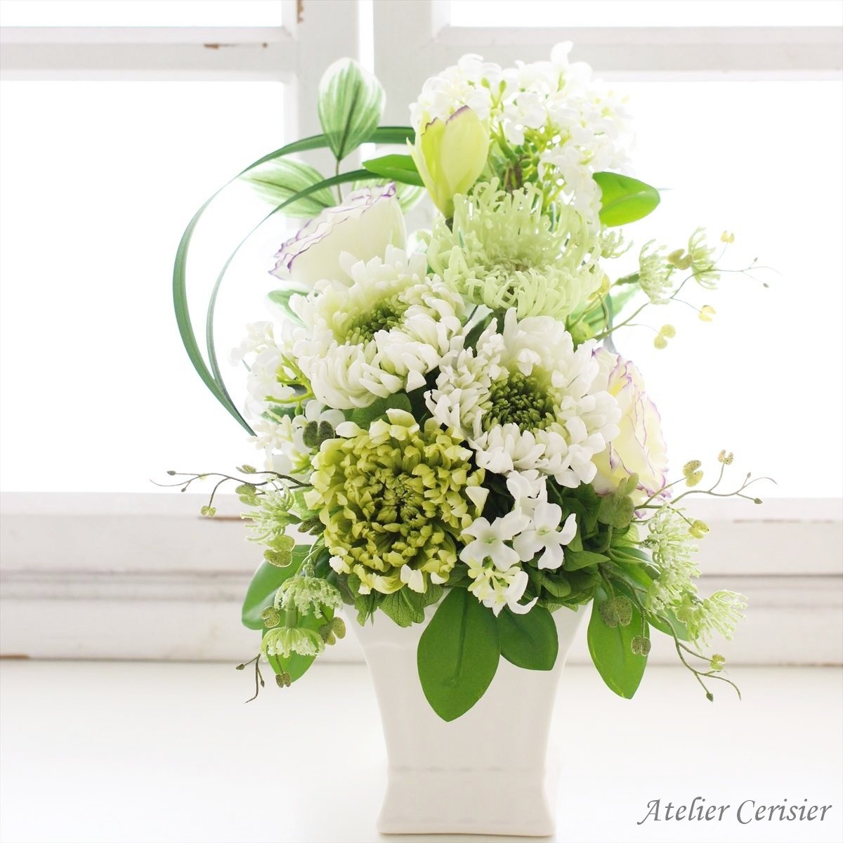輪菊の仏花（エテルネル 白緑）Mサイズ プリザーブドフラワー
