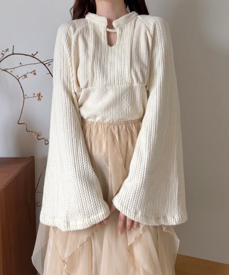 flare sleeve knit tops