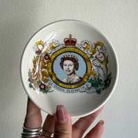 England Sampson Bridgwood & Son ceramic Queen Elizabeth mini plate