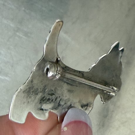 Brooch 1