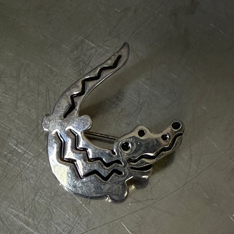 Crocodile brooch