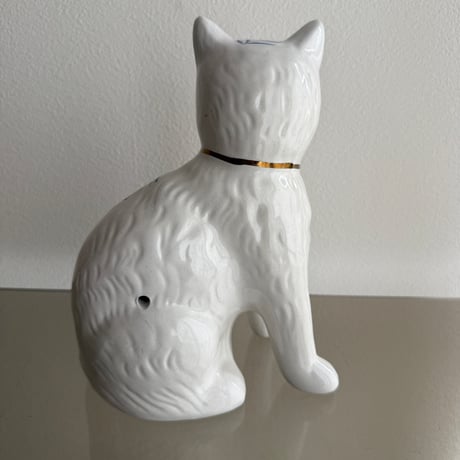 England Staffordshire cat