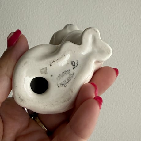 England Beswick cat