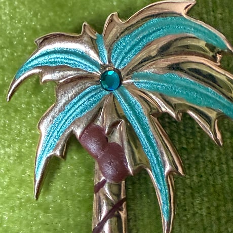Palm tree brooch