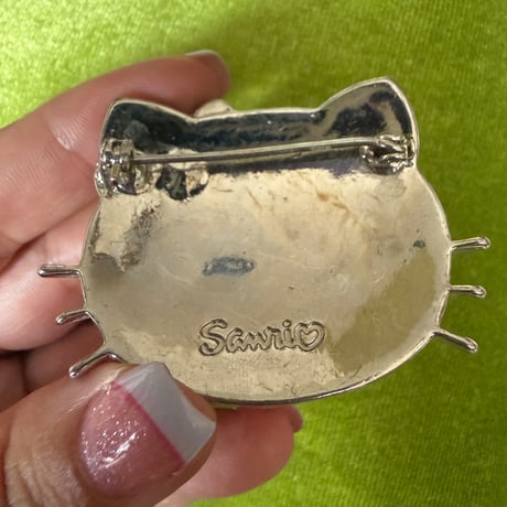 Sanrio × Aivon brooch