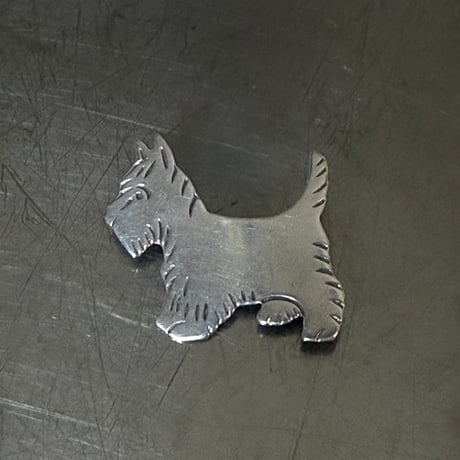 Brooch 1