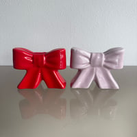 Ribbon photo stand