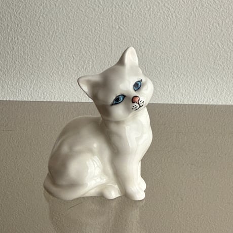 England Beswick cat