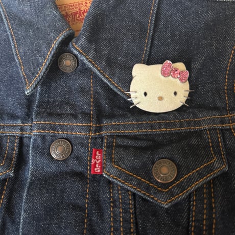 Sanrio × Aivon brooch