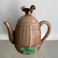 Ceramic acorn pot