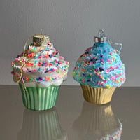 Cupcake glass ornament USA
