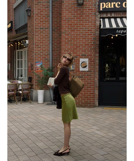 juicy gloss midi skirt / olive