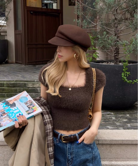 fuzzy shaggy knit tops / brown