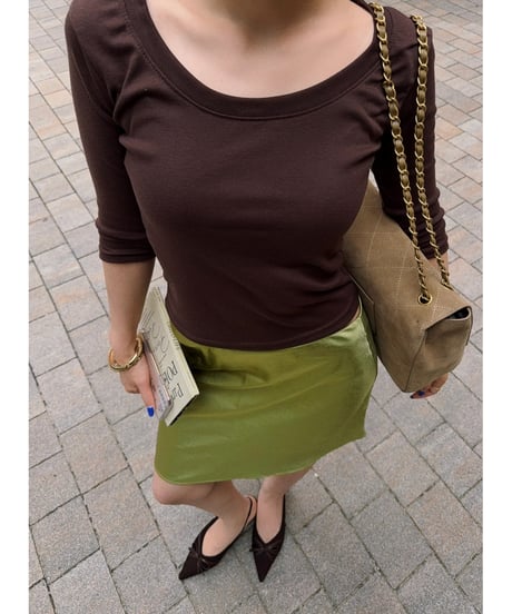 juicy gloss midi skirt / olive