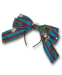 Perla nell' ostrica　2026P-AC  Alice in Wonder Glyph 2Way ribbon（Blue）