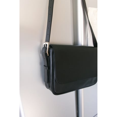 Rich I / Leather Shoulder Bag [Dumbo]  *BLACK