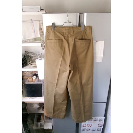 UNIVERSAL PRODUCTS / 2TUCK WIDE CHINO TROUSERS *CAMEL
