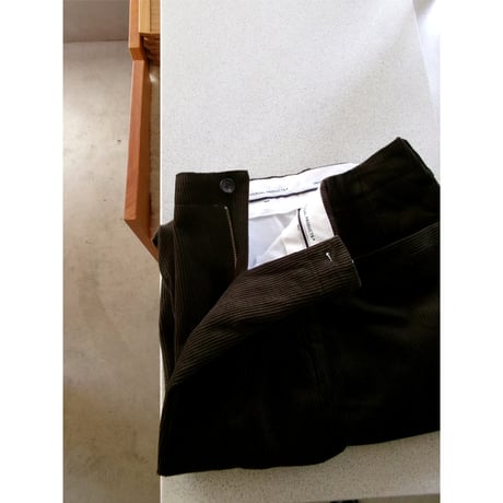 UNIVERSAL PRODUCTS / 2TUCK WIDE CORDUROY TROUSERS *BROWN